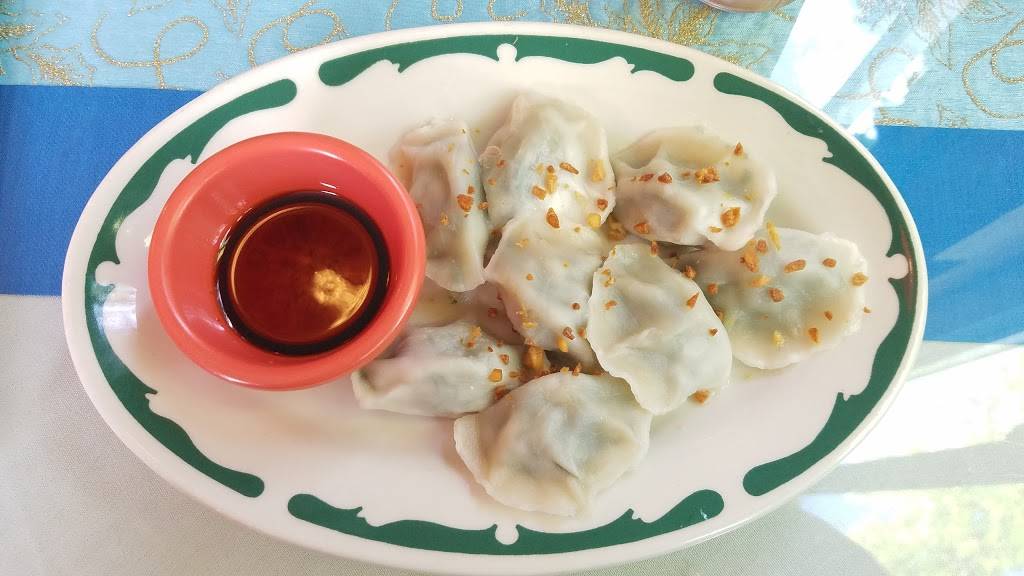 Rim Nahm | restaurant | 2212 Broad St, Cranston, RI 02905, USA | 4014677897 OR +1 401-467-7897