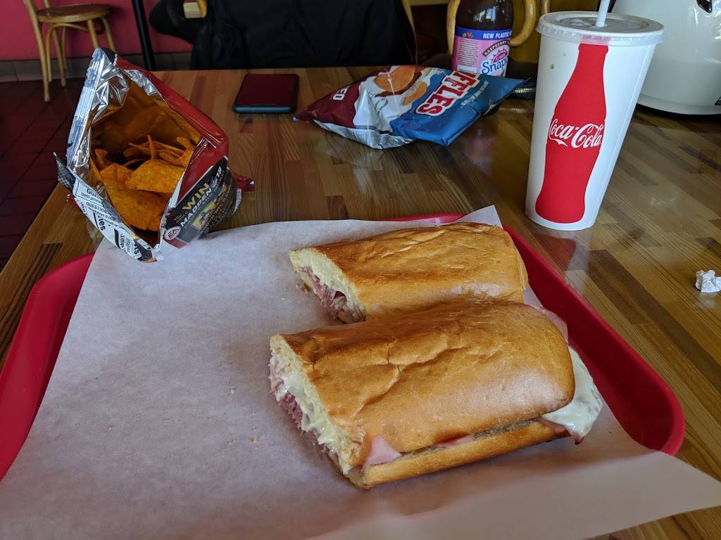 Marina Submarine | restaurant | 2299 Union St, San Francisco, CA 94123, USA | 4159213990 OR +1 415-921-3990