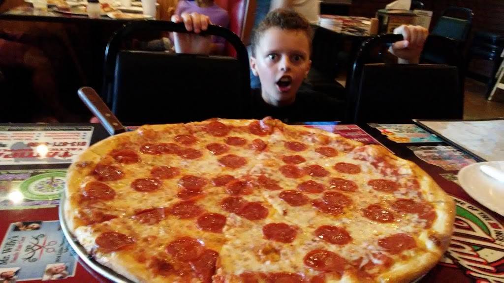 Fishhawk Pizza | meal takeaway | 15260 Fishhawk Blvd, Lithia, FL 33547, USA | 8136854646 OR +1 813-685-4646