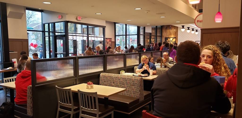 Chick-fil-A | restaurant | 538 Maple Ave W, Vienna, VA 22180, USA | 5713633944 OR +1 571-363-3944