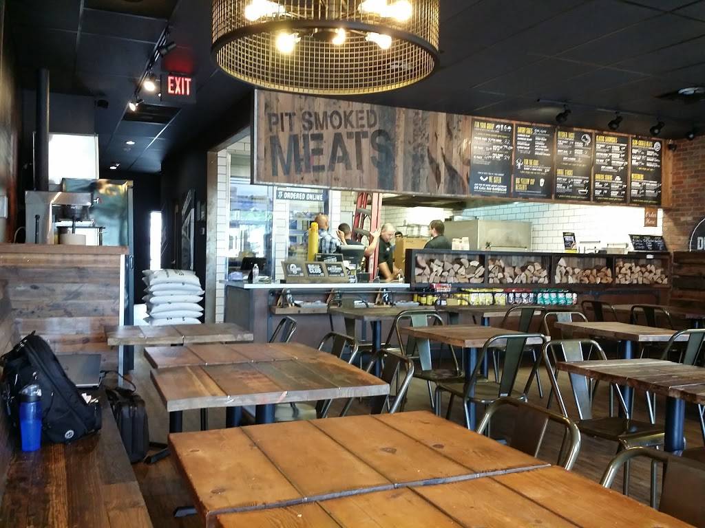 Dickeys Barbecue Pit | restaurant | 2525 Wycliff Ave, Dallas, TX 75219, USA | 2147800999 OR +1 214-780-0999