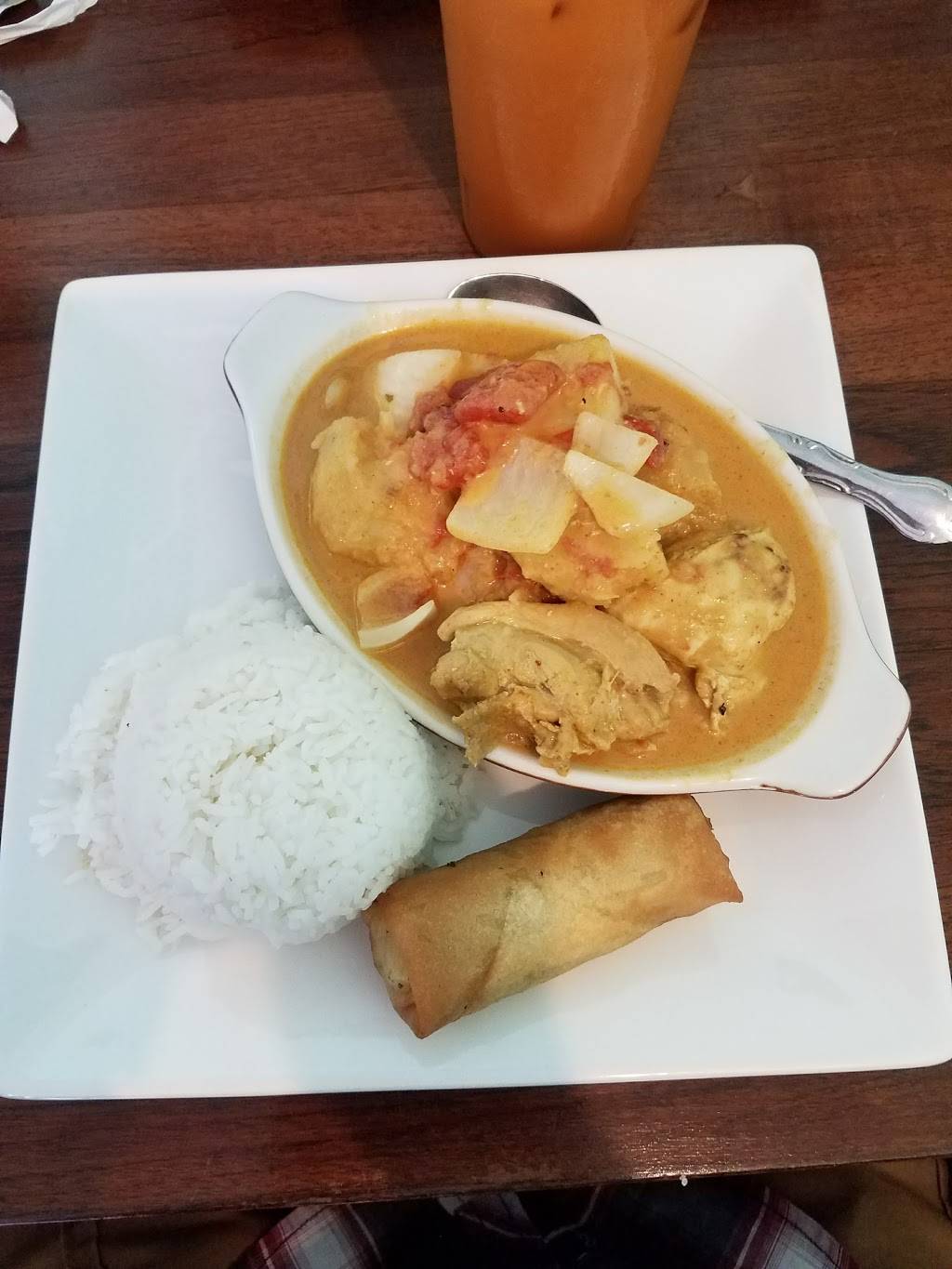 Charn Thai Restaurant | restaurant | 65 E Daily Dr, Camarillo, CA 93010, USA | 8053881138 OR +1 805-388-1138