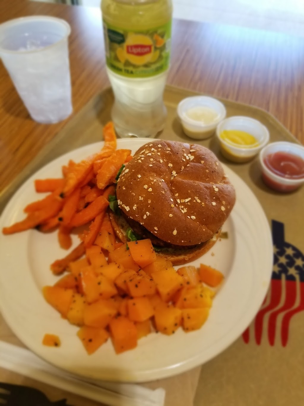 The Breeze Dining Facility | restaurant | D Ave, Eglin AFB, FL 32542, USA | 8508822525 OR +1 850-882-2525