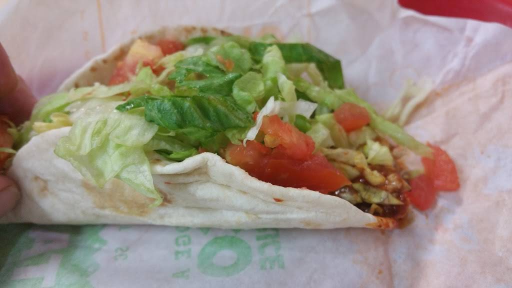 Del Taco | meal takeaway | 7545 Balboa Blvd, Van Nuys, CA 91406, USA | 8189943564 OR +1 818-994-3564