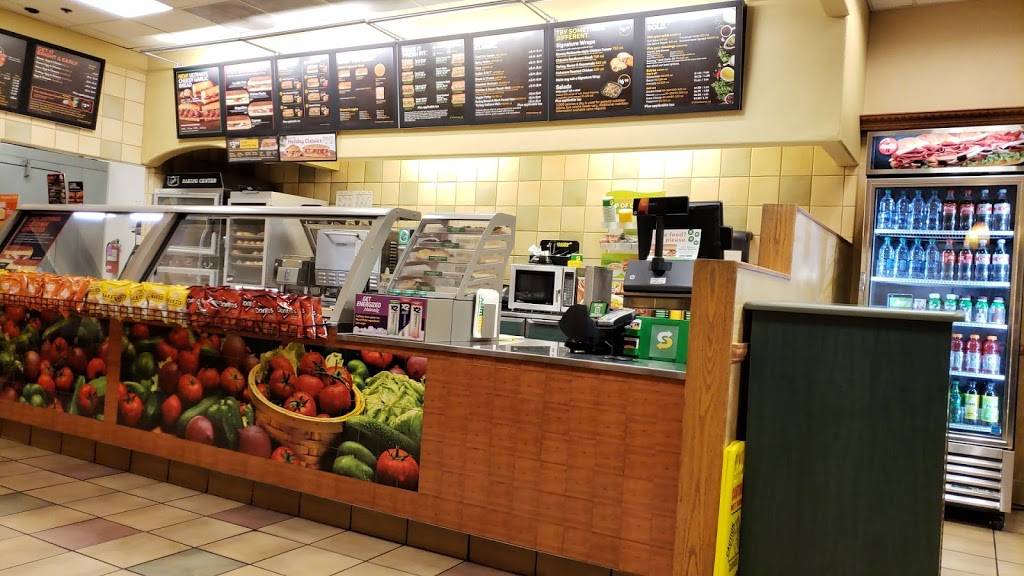 Subway Restaurants | restaurant | 1906 Hacienda Dr, Vista, CA 92081, USA | 7608064823 OR +1 760-806-4823