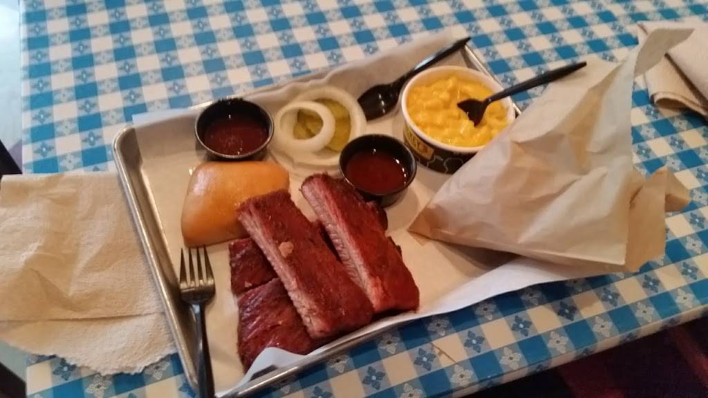 Dickeys Barbecue Pit | restaurant | 4475 Adler Dr, Dallas, TX 75211, USA | 2143318088 OR +1 214-331-8088