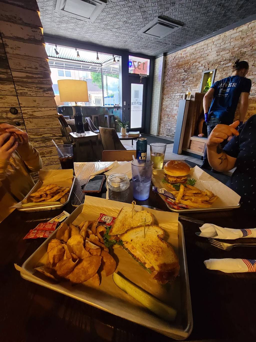 The River | restaurant | 137 N Wayne Ave, Waynesboro, VA 22980, USA | 5409433339 OR +1 540-943-3339