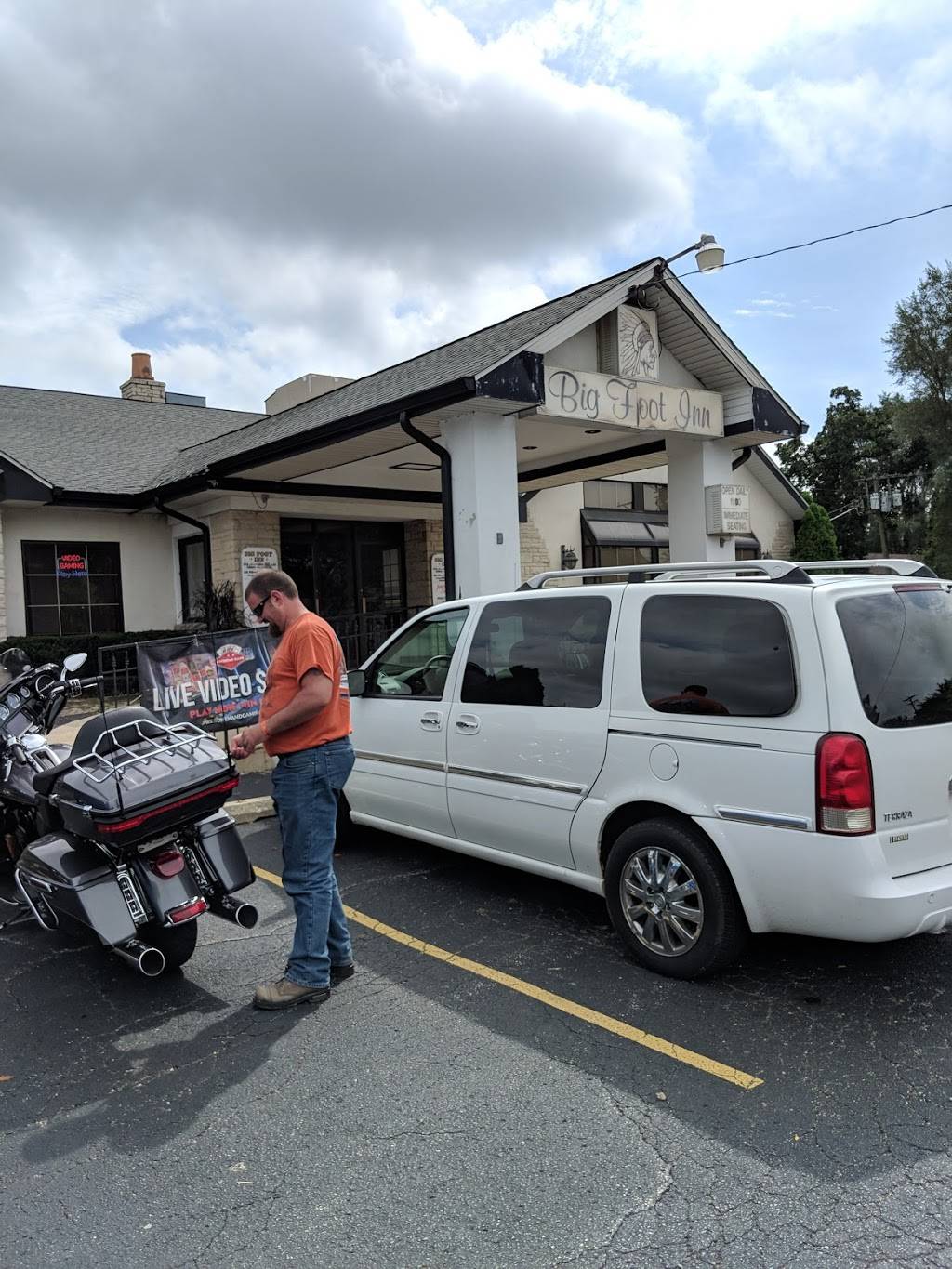 Big Foot Inn Restaurant | restaurant | 11508 US-14, Harvard, IL 60033, USA | 8159434740 OR +1 815-943-4740