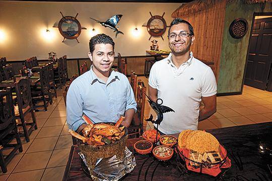 El Marlin Seafood Restaurant | restaurant | 1850 S Hurstbourne Pkwy, Louisville, KY 40220, USA | 5023651777 OR +1 502-365-1777