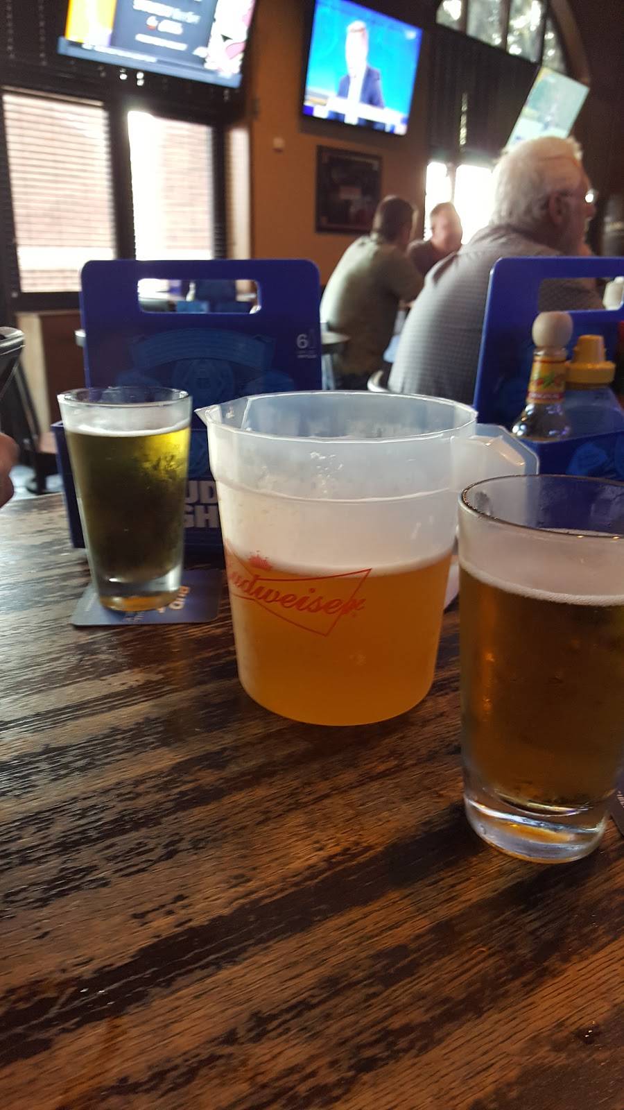 The BrewTop Pub and Patio | restaurant | 8614 N Boardwalk Ave, Kansas City, MO 64154, USA | 8165849292 OR +1 816-584-9292