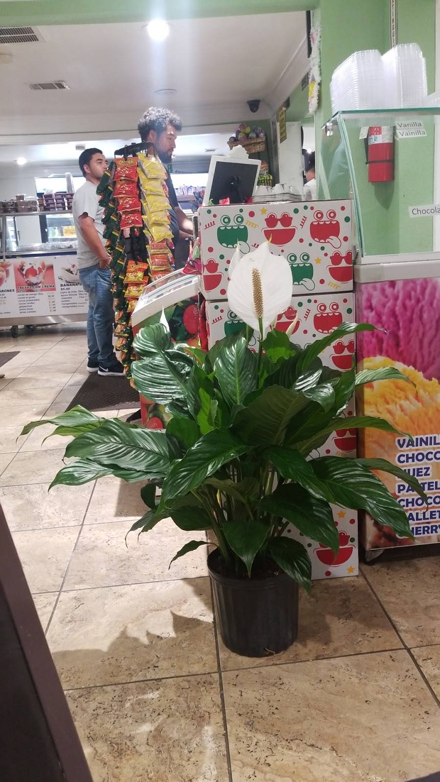 El Antojito Fruteria | restaurant | 210 N Ira Ave, Dallas, TX 75211, USA | 2143331990 OR +1 214-333-1990