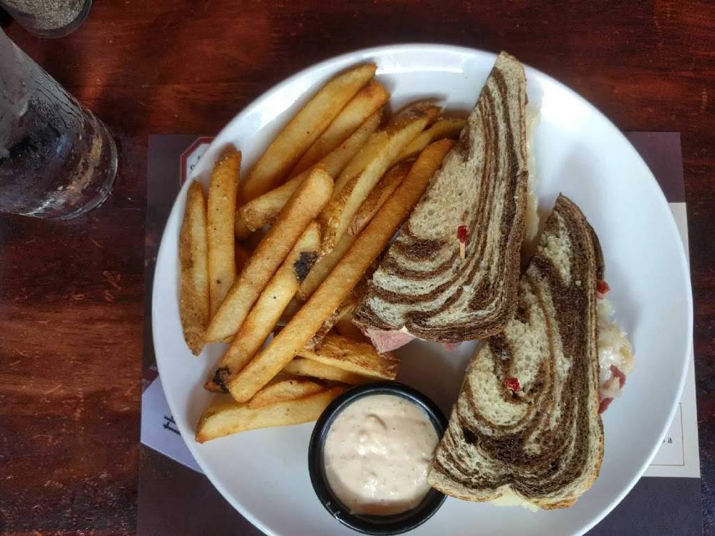 The Pub Tampa Bay | restaurant | 2223 N Westshore Blvd, Tampa, FL 33607, USA | 8134435642 OR +1 813-443-5642