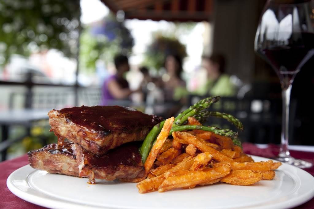 Jacobs Grill | restaurant | 1398 King St N, St. Jacobs, ON N0B 2N0, Canada | 5196642575 OR +1 519-664-2575