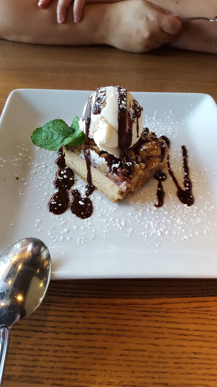 Milestones | restaurant | 3529 Wyecroft Rd, Oakville, ON L6L 0B7, Canada | 9058276955 OR +1 905-827-6955