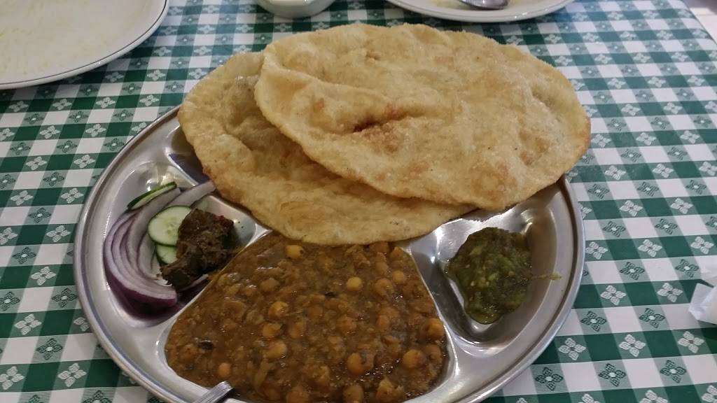 Standard Sweets and Restaurant | restaurant | 2877 Derry Rd E, Mississauga, ON L4T 1A6, Canada | 9056128381 OR +1 905-612-8381