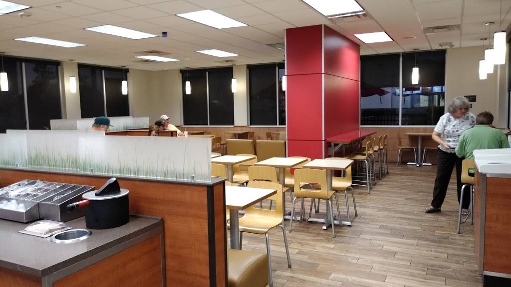 Wendys | restaurant | 11760 Oakhurst Rd, Largo, FL 33774, USA | 7275955264 OR +1 727-595-5264