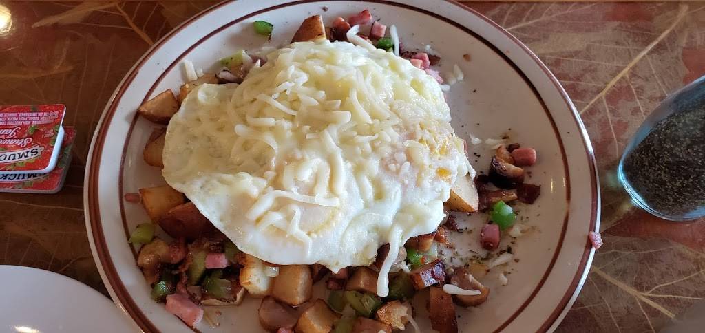 Victorias Deli and Restaurant | restaurant | 6779 Ames Rd, Parma, OH 44129, USA | 4408458922 OR +1 440-845-8922