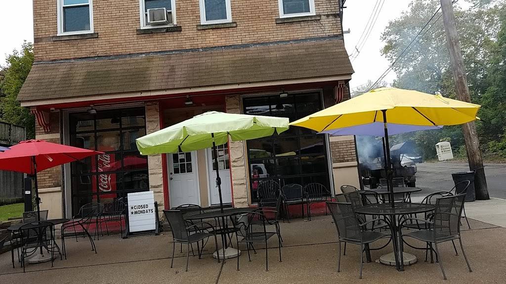 Showcase Barbeque | restaurant | 6800 Frankstown Ave #1370, Pittsburgh, PA 15208, USA | 4123617469 OR +1 412-361-7469