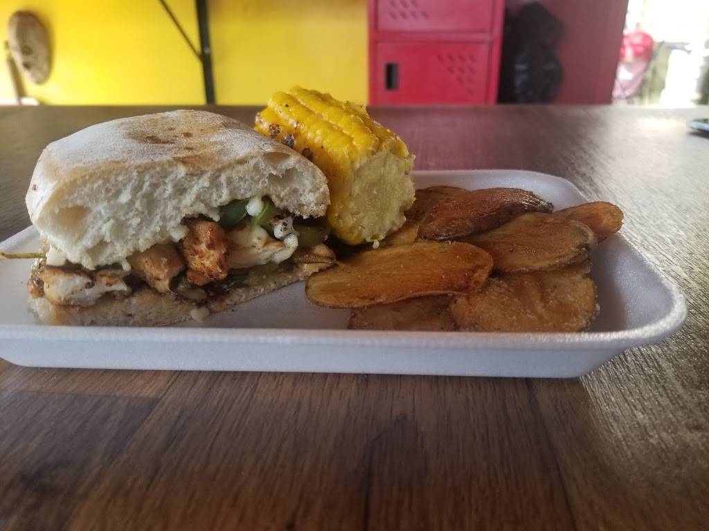 RubillyHills Charbroiled Hamburgers and More | restaurant | 6972, Av. Rosarito Fraccionamiento, El Rubi, 22180 Tijuana, B.C., Mexico | 016645961605 OR +52 664 596 1605