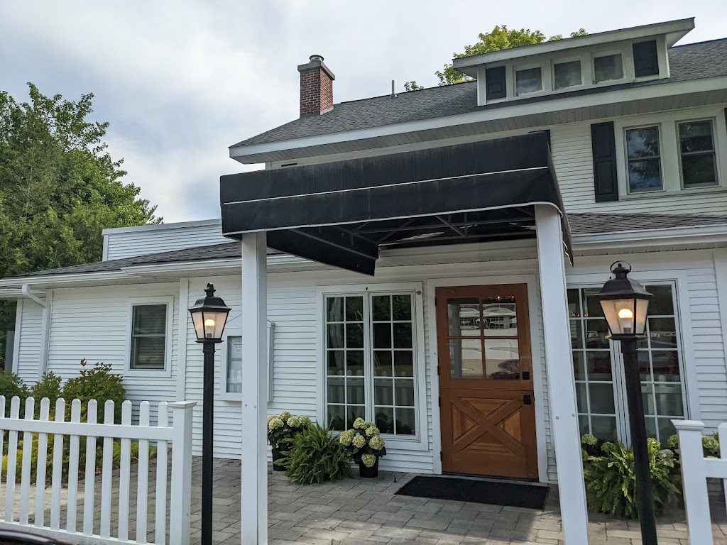 The Riverside Inn | restaurant | 302 E River St, Leland, MI 49654, USA | 2312569971 OR +1 231-256-9971