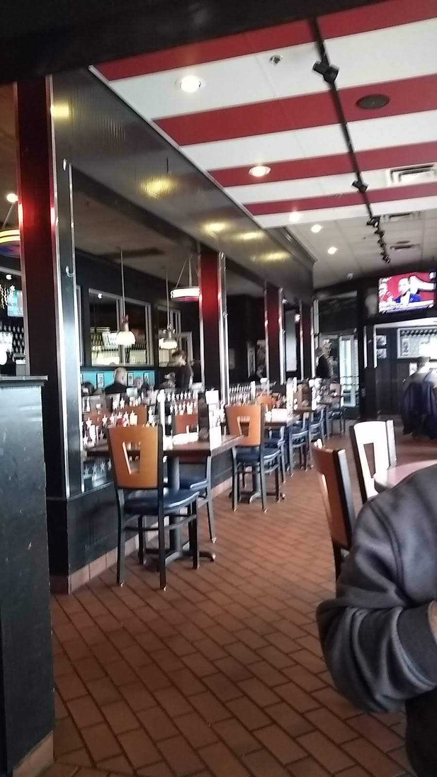 TGI Fridays | restaurant | 3401 S US Hwy 41, Terre Haute, IN 47802, USA | 8122328444 OR +1 812-232-8444