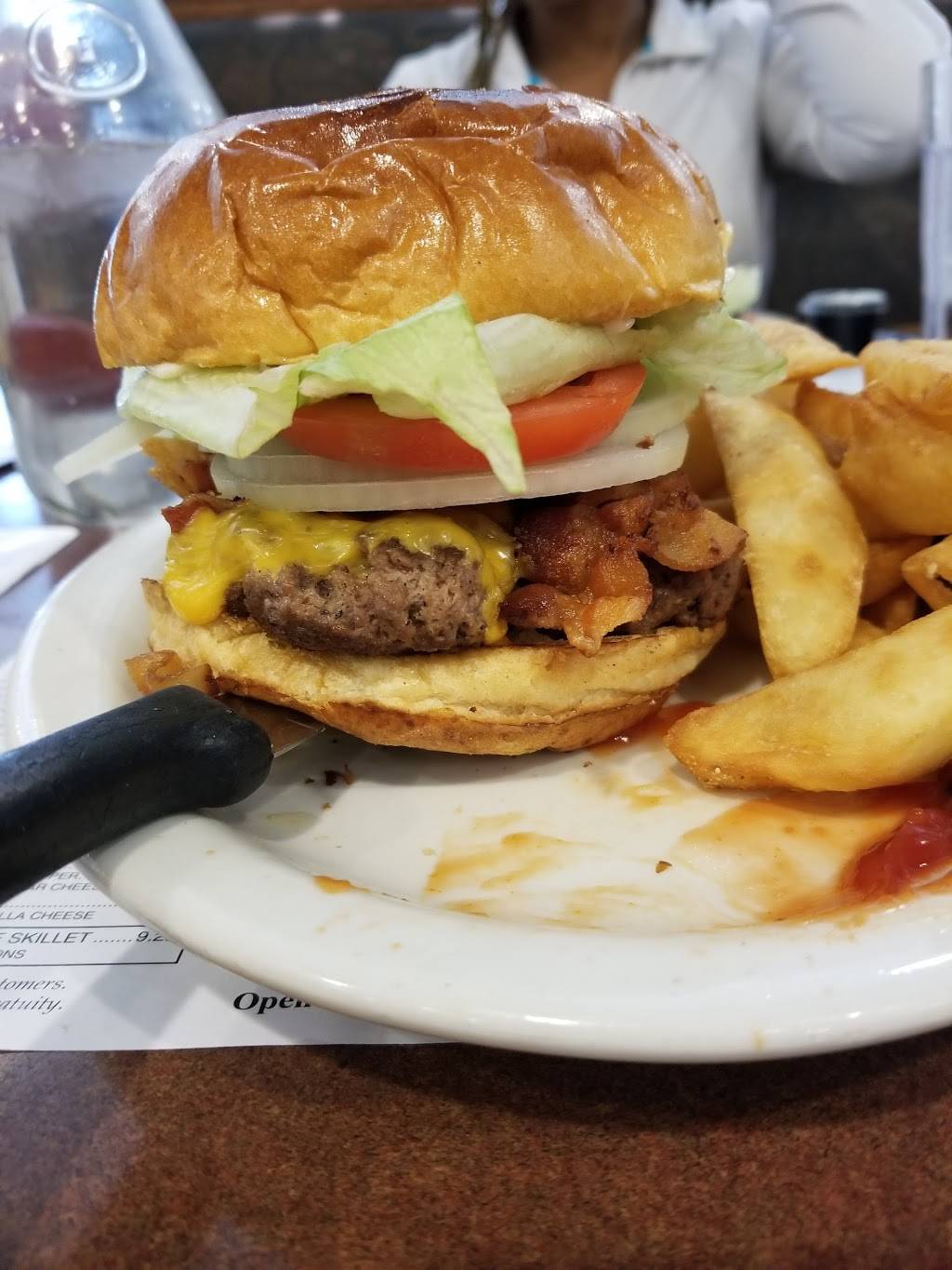 Gabes Place | restaurant | 9 E Main St, Glenwood, IL 60425, USA | 7087577171 OR +1 708-757-7171