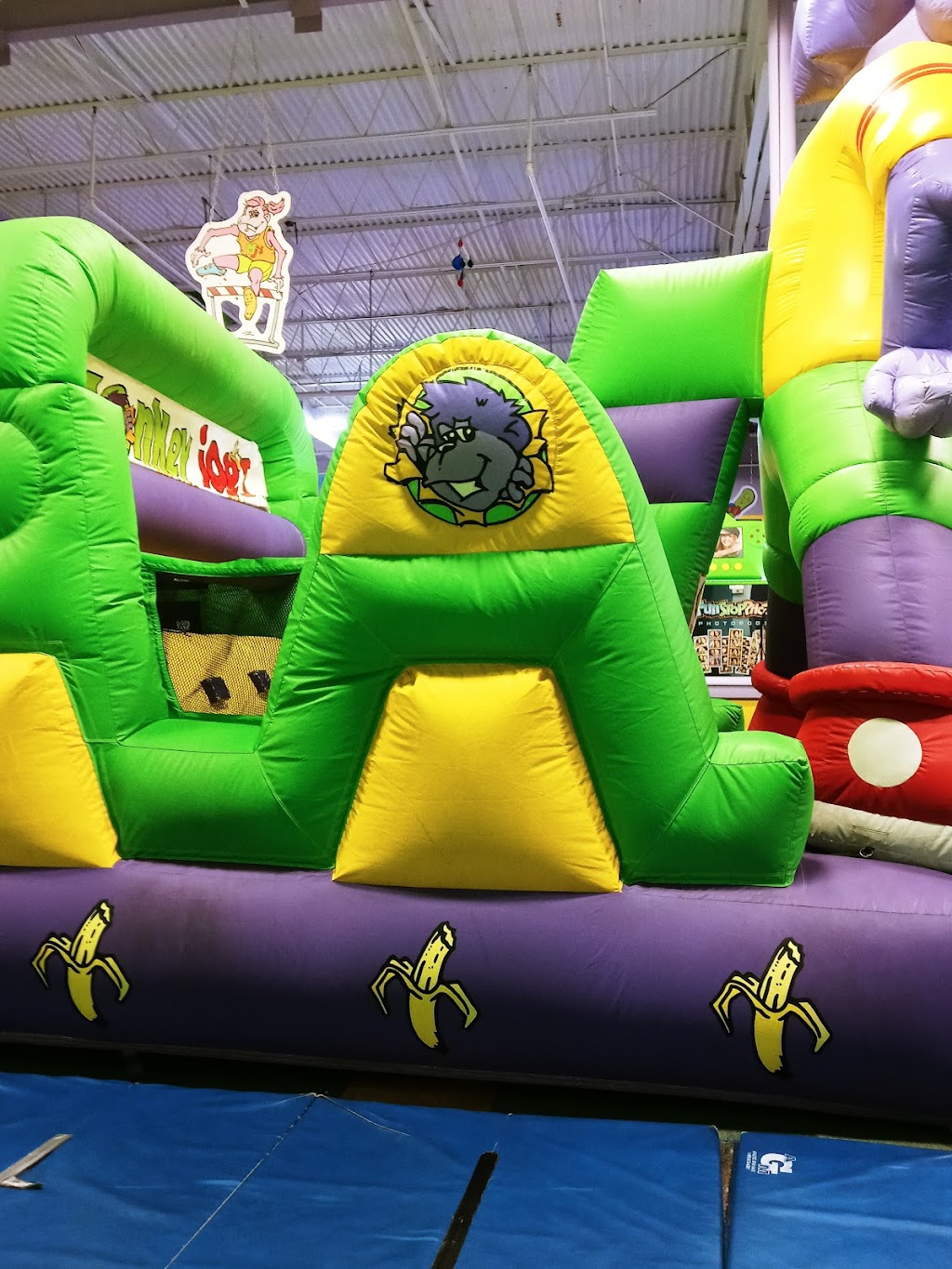 Monkey Joes - Winter Park | restaurant | 5471 Lake Howell Rd, Winter Park, FL 32792, USA | 4074784000 OR +1 407-478-4000