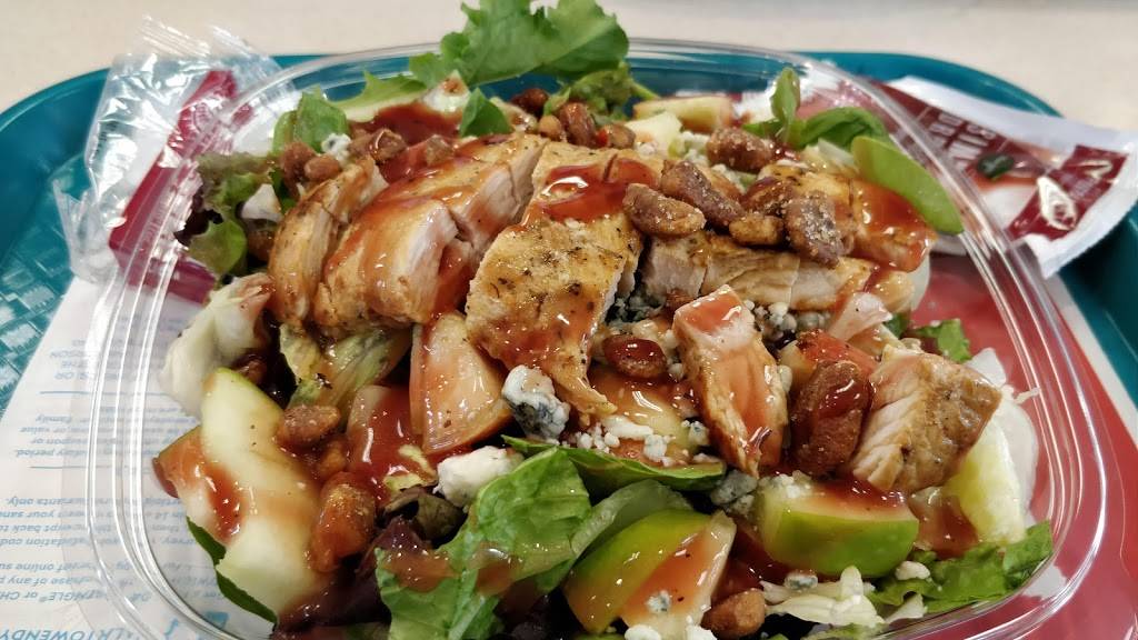 Wendys | restaurant | 902 Outlet Collection Way, Auburn, WA 98002, USA | 2533339832 OR +1 253-333-9832