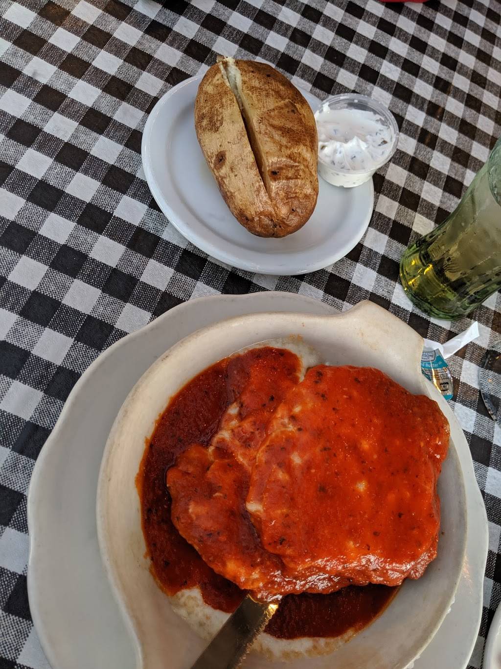 Vonas | restaurant | 9 Willow St, Oswego, NY 13126, USA | 3153438710 OR +1 315-343-8710