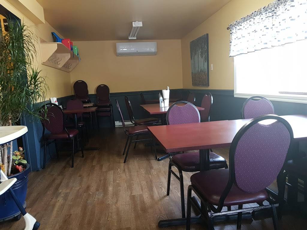 Casse-Croute Chez Claudette | restaurant | 150 Chemin de Ste Marguerite, Sainte-Marguerite-du-Lac-Masson, QC J0T 1L0, Canada | 4502282633 OR +1 450-228-2633