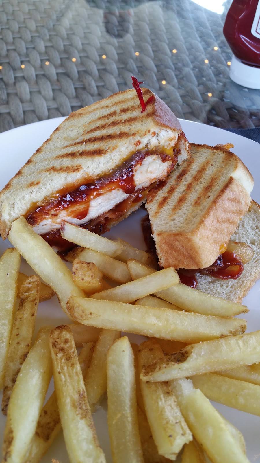 Barretts Alehouse West Bridgewater | restaurant | 674 W Center St, West Bridgewater, MA 02379, USA | 5085104204 OR +1 508-510-4204