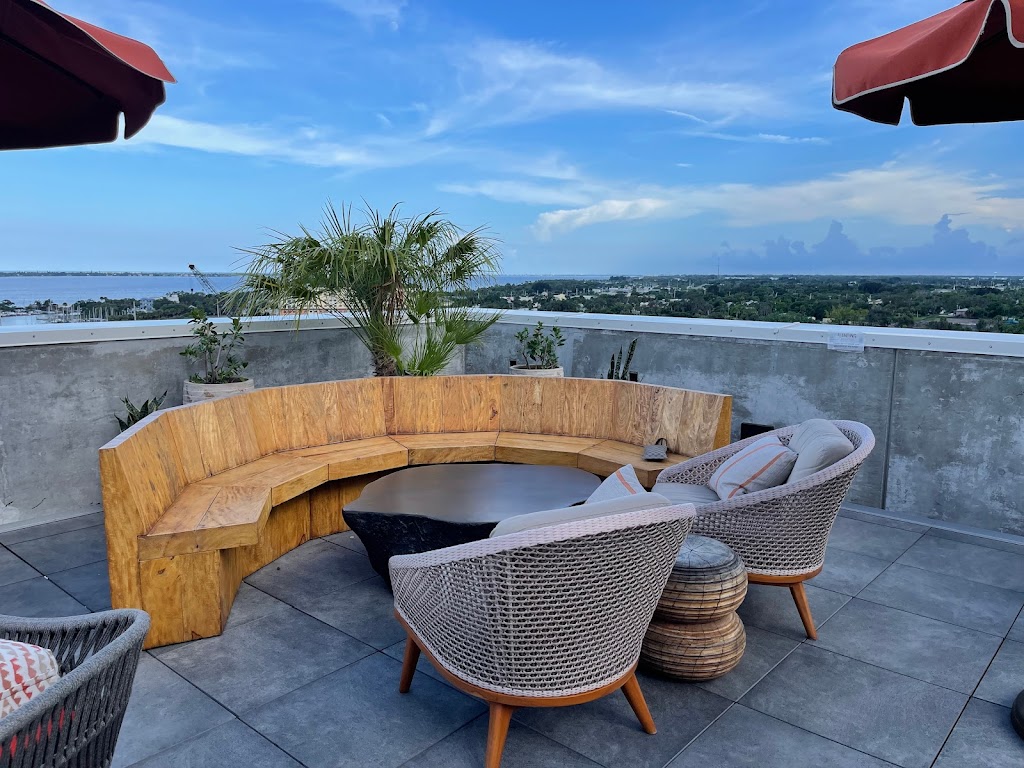 The Landing Rooftop | restaurant | 801 E Strawbridge Ave 11th Floor, Melbourne, FL 32901, USA | 3213276007 OR +1 321-327-6007