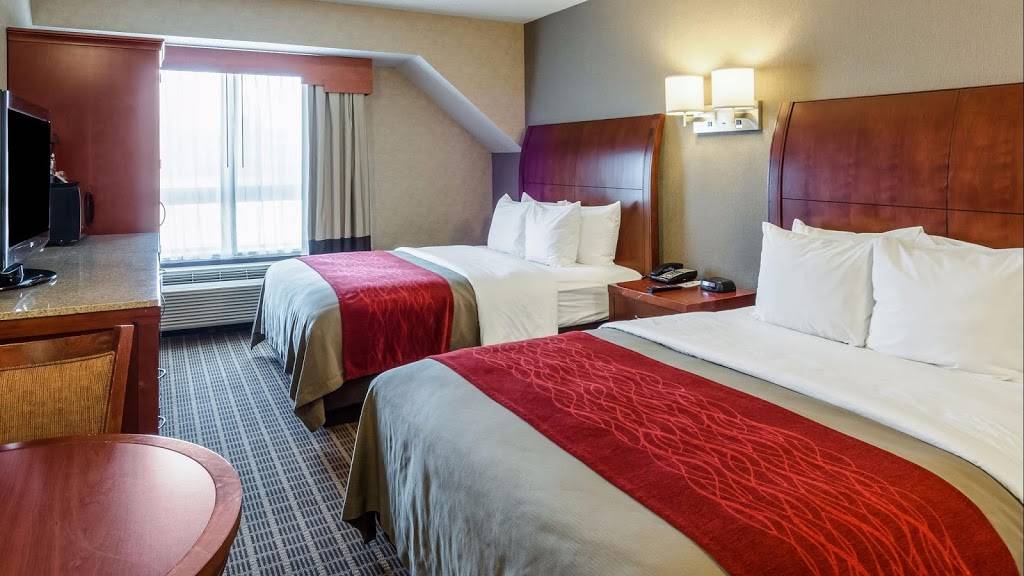 Comfort Inn & Suites | restaurant | 106 Capital Dr, West Springfield, MA 01089, USA | 4137365000 OR +1 413-736-5000