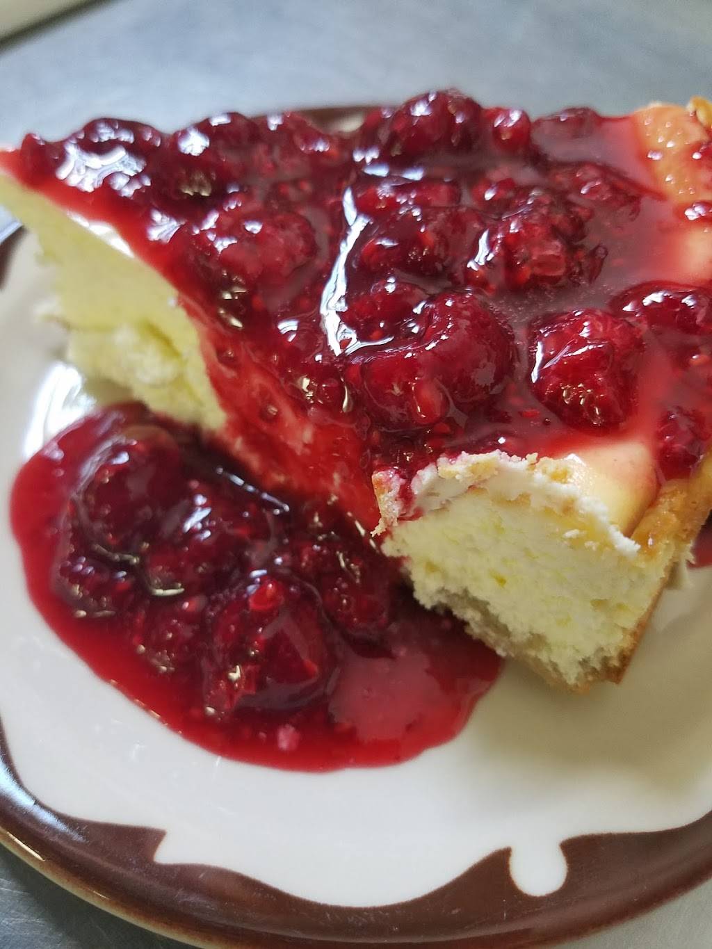 Dawns Deli | restaurant | -2493, 2461 US-19, Clarks Mills, PA 16114, USA | 7242534975 OR +1 724-253-4975