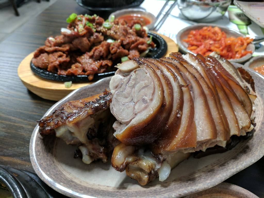 Jangchung Jokbal | restaurant | 2716 W Olympic Blvd, Los Angeles, CA 90006, USA | 2133853535 OR +1 213-385-3535