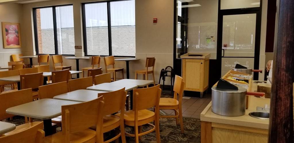 Wendys | restaurant | 1460 Middlesex St, Lowell, MA 01851, USA | 9784586320 OR +1 978-458-6320