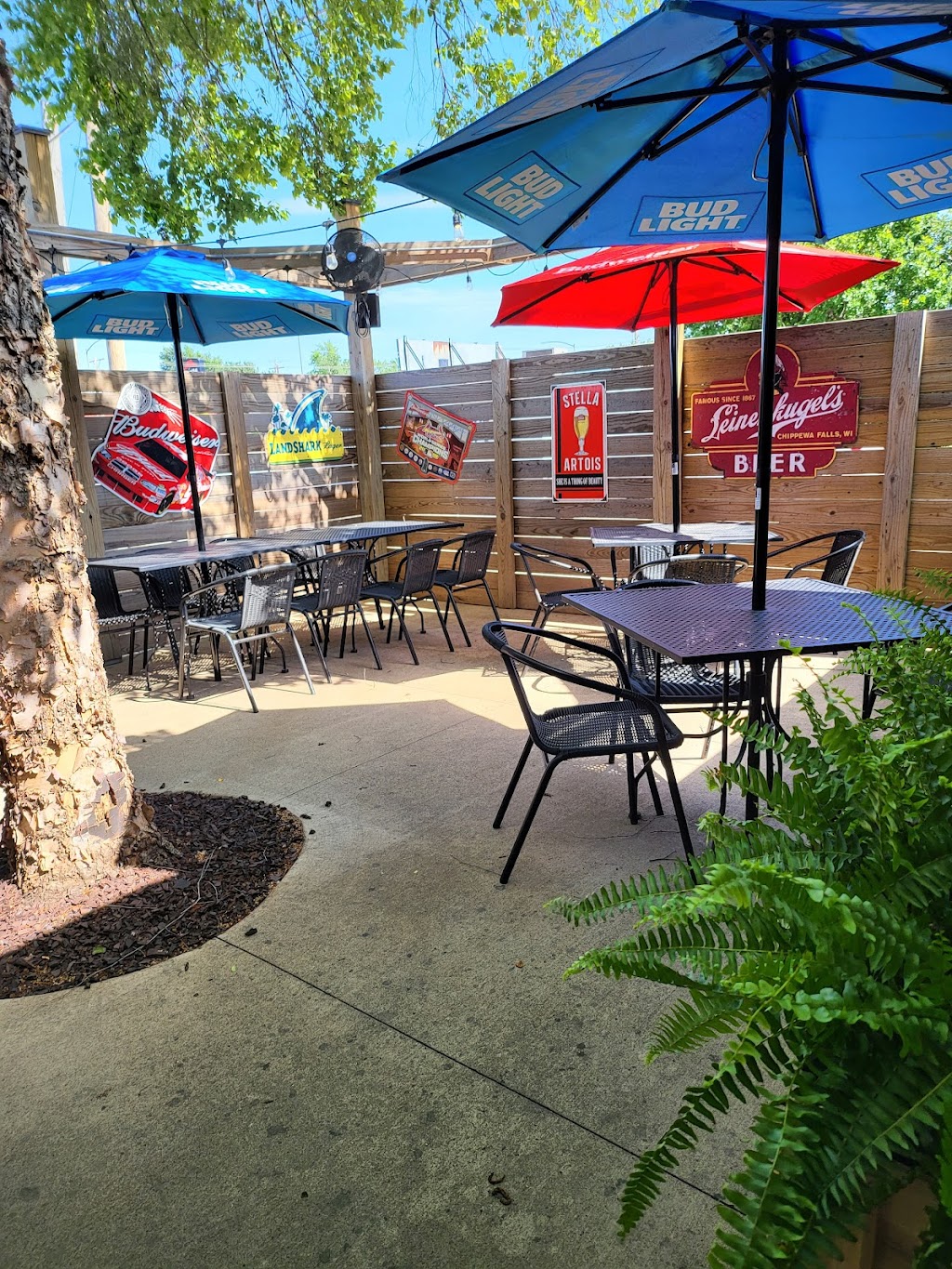 M & R Grill | restaurant | 1720 N Buckeye Ave, Abilene, KS 67410, USA | 7852639819 OR +1 785-263-9819