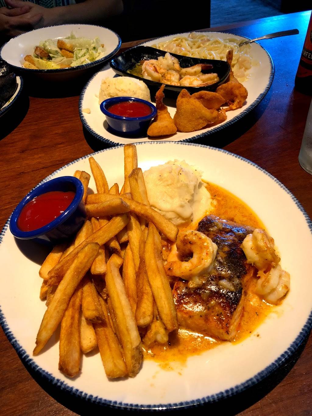 Red Lobster | restaurant | 9801 Independence Pointe Pkwy, Matthews, NC 28105, USA | 7047084439 OR +1 704-708-4439