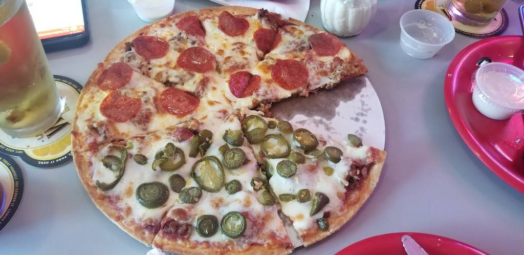 Kippys Place | restaurant | 364 NW Main St, Elkhart, IA 50073, USA | 5153673104 OR +1 515-367-3104