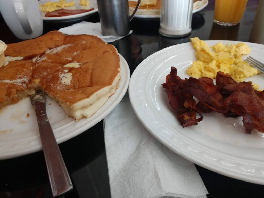 Star Restaurant | restaurant | 122 W 6th St, Hanford, CA 93230, USA | 5595847276 OR +1 559-584-7276