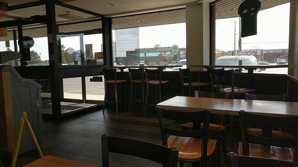 Harveys | meal takeaway | 401 Bayfield St, Barrie, ON L4M 3C5, Canada | 7057373911 OR +1 705-737-3911