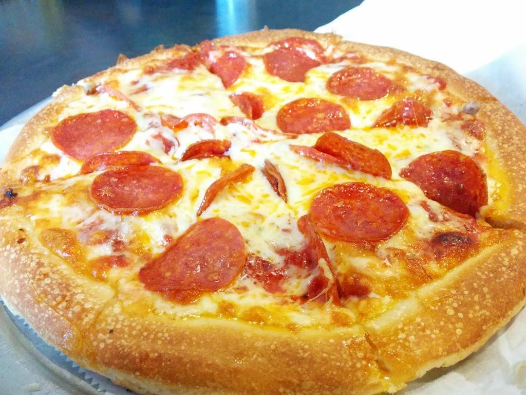 Petes Famous Pizza | restaurant | 2328 Fairmount Ave, Philadelphia, PA 19130, USA | 2157653040 OR +1 215-765-3040