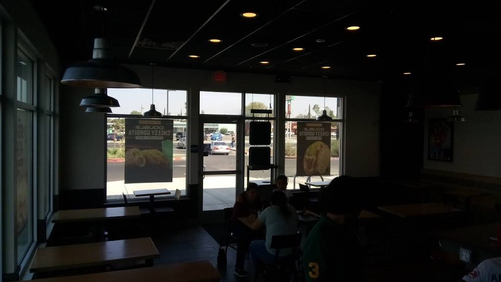 Taco Bell | meal takeaway | 680 Derrick Ave, Mendota, CA 93640, USA | 5594240065 OR +1 559-424-0065