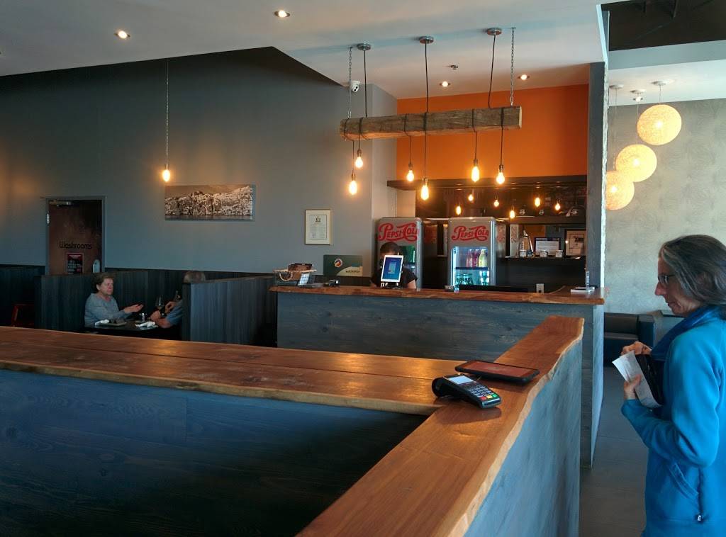 Occo Kitchen | restaurant | 4240 Innes Rd, Orléans, ON K4A 5E6, Canada | 6138341200 OR +1 613-834-1200