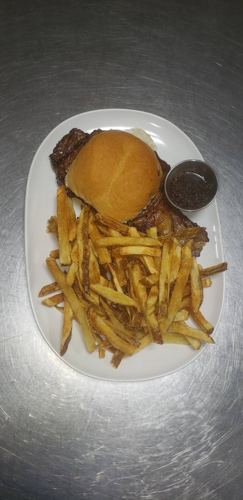 Kellnersville Bar & Banquet | restaurant | 1233 Main St, Kellnersville, WI 54215, USA | 9207961033 OR +1 920-796-1033