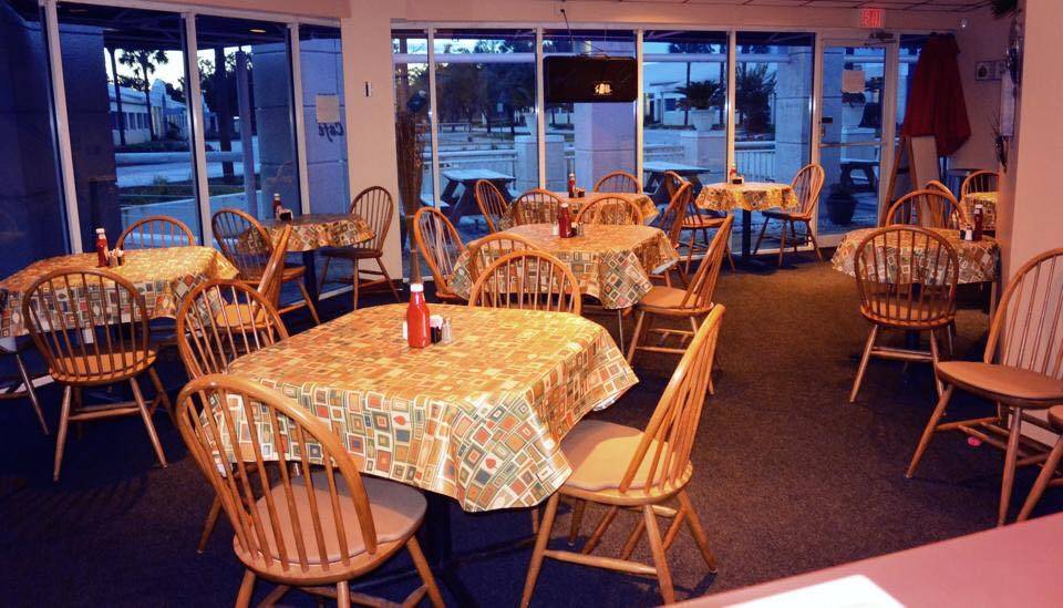 Cafe Delanie | restaurant | 3016 US-301 #300, Tampa, FL 33619, USA | 8137402233 OR +1 813-740-2233