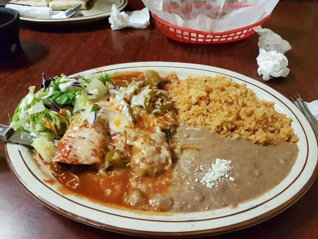 Mi Tierra | restaurant | 129 Main St, Salinas, CA 93901, USA | 8314224631 OR +1 831-422-4631