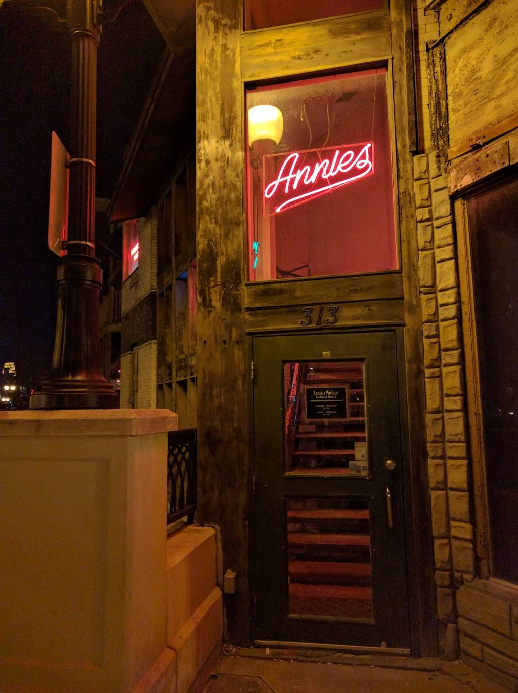 Annies Parlour | restaurant | 313 14th Ave SE, Minneapolis, MN 55414, USA | 6123790744 OR +1 612-379-0744