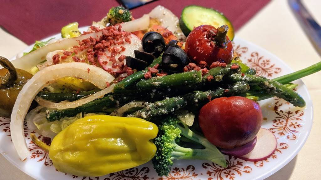 Happy Apple Inn | restaurant | 29 Imlaystown Rd, Cream Ridge, NJ 08514, USA | 6092597889 OR +1 609-259-7889