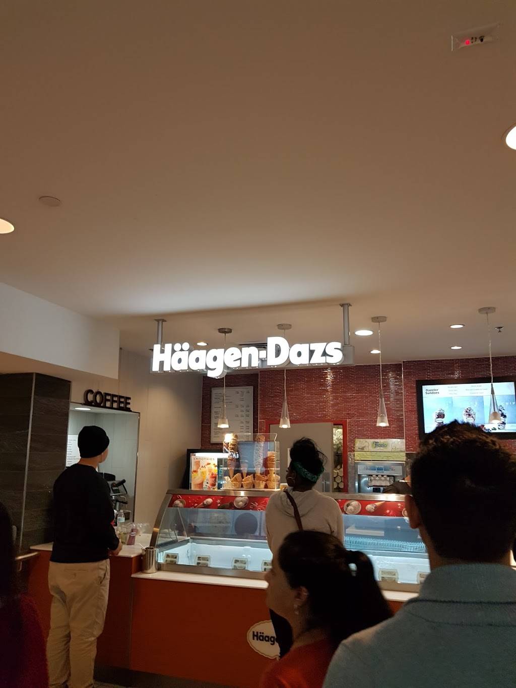 Häagen-Dazs | restaurant | 3393 Peachtree Rd NE, Atlanta, GA 30326, USA | 4042333396 OR +1 404-233-3396